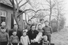 Datering 1950. Familie Driek van Sleeuwen.