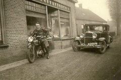 Datering 1935. Ties Rijbroek