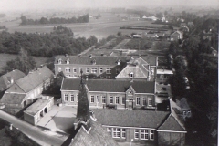 Datering 1965. Sint-Josephschool.-V.G.L.O-school-St.-Joseph-kleuterschool-H.-Bernadette-bejaardencentrum-St.-Petrus.