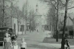 Datering 1948. Emigranten vertrokken ook vanuit Venhorst.  Hier een beeld van centrum Venhorst.