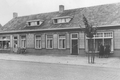 Datering 1952.  kerkstraat