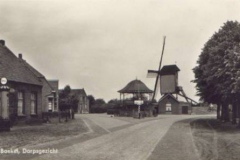 Datering 1950. Kerkstraat rond 1950.